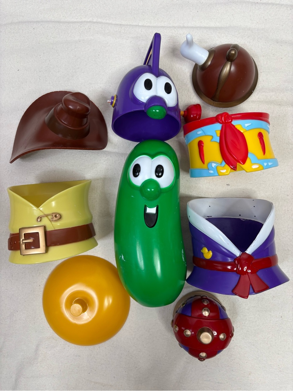 Veggie Tales Mixed Lot Larry the Cucumber Dress Up Plastic Toys 2004 Used Scuffs